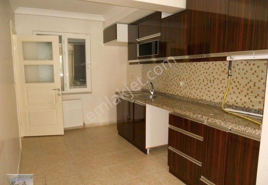 Paşakonak Mahallesi Bahçeşehir Kolejine Yakın Satılık 3+1 Bahçeli Daire