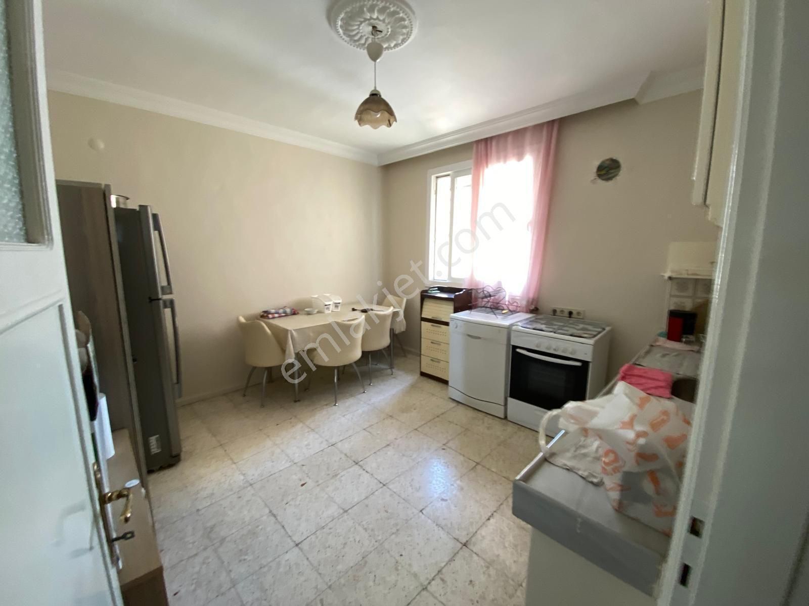 Fevzipaşa Mh. Vefa Cd. 4 Katlı Müstakil Ev - Görsel 14