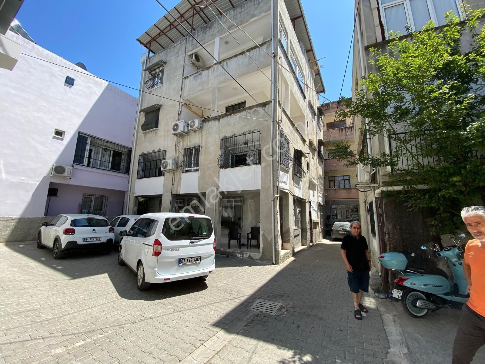 Fevzipaşa Mh. Vefa Cd. 4 Katlı Müstakil Ev