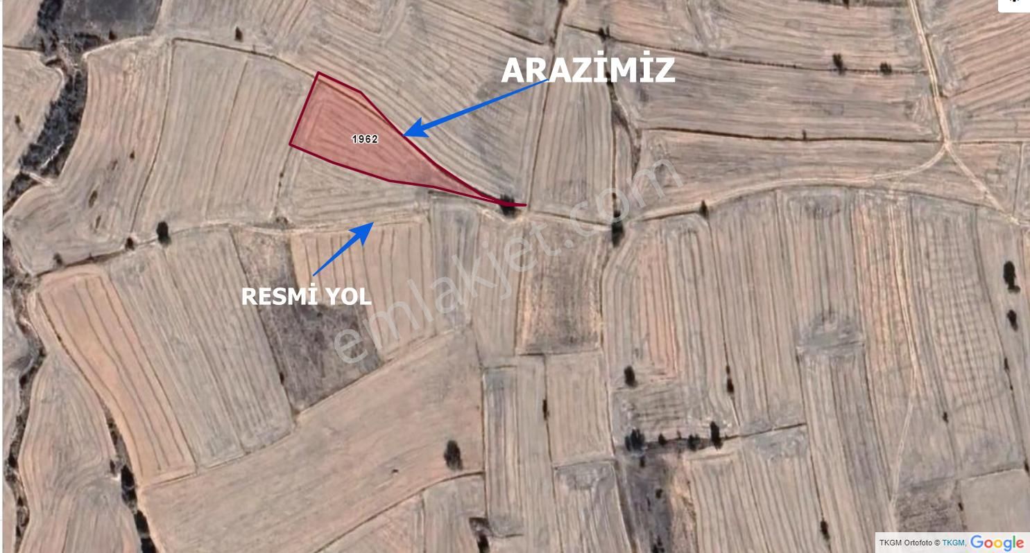 Kredi Kartına Taksit Afyon Dazkırı'da 2.939 M2 İlçe Merkezine Yakın Dümdüz Arazi !