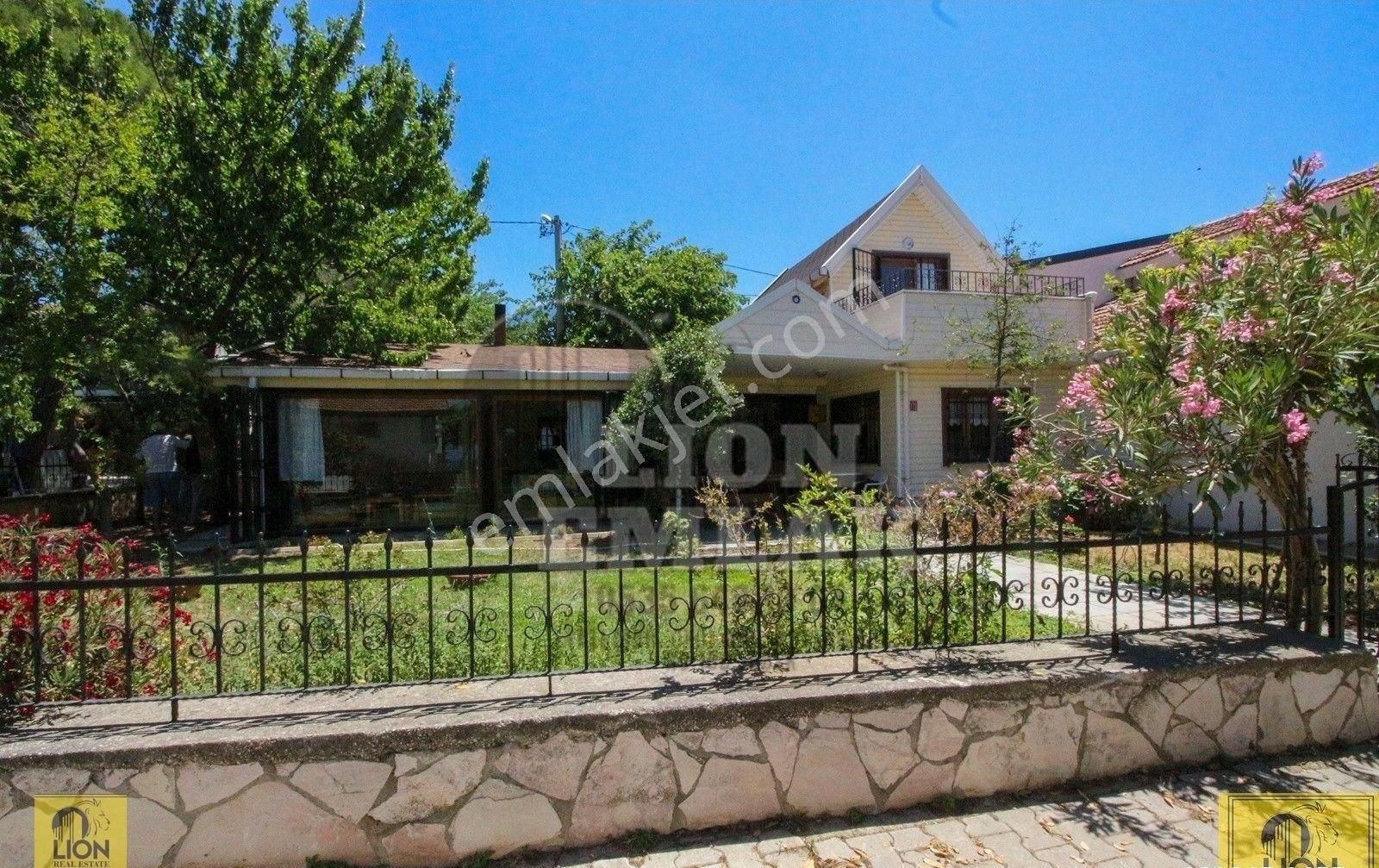 Lion Emlak'tan Narlı Da Denize Çok Yakın Satılık Masrafsız Villa