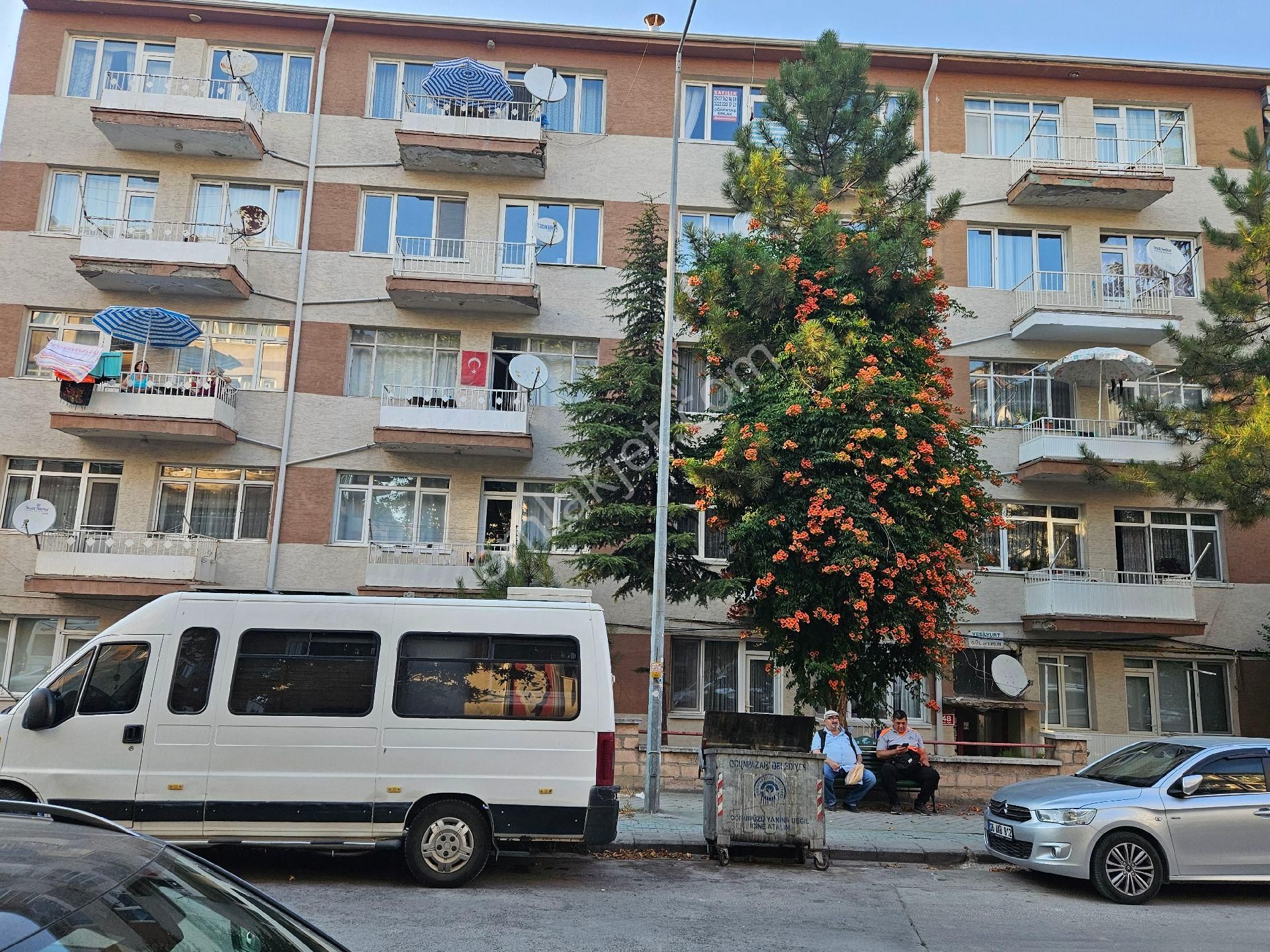 Dönertaş Emlaktan Taşköprü Cad.satılık 2+1 Bakımlı Daire