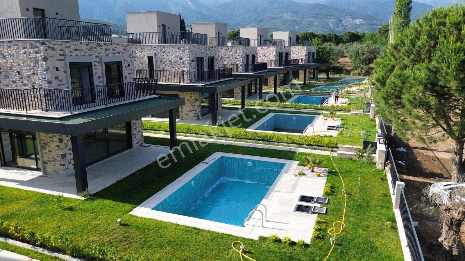 Körfezin Oksijen Cenneti Gürede 4+1 Yüzme Havuzlu Muhteşem Villa