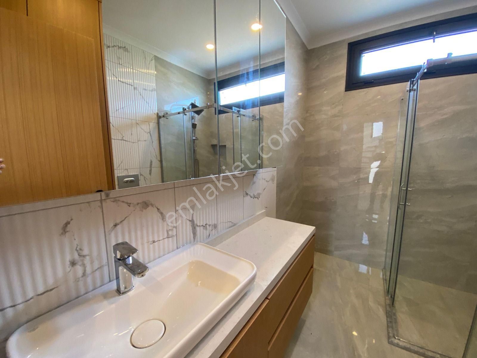 Körfezin Oksijen Cenneti Gürede 4+1 Yüzme Havuzlu Muhteşem Villa - Görsel 31