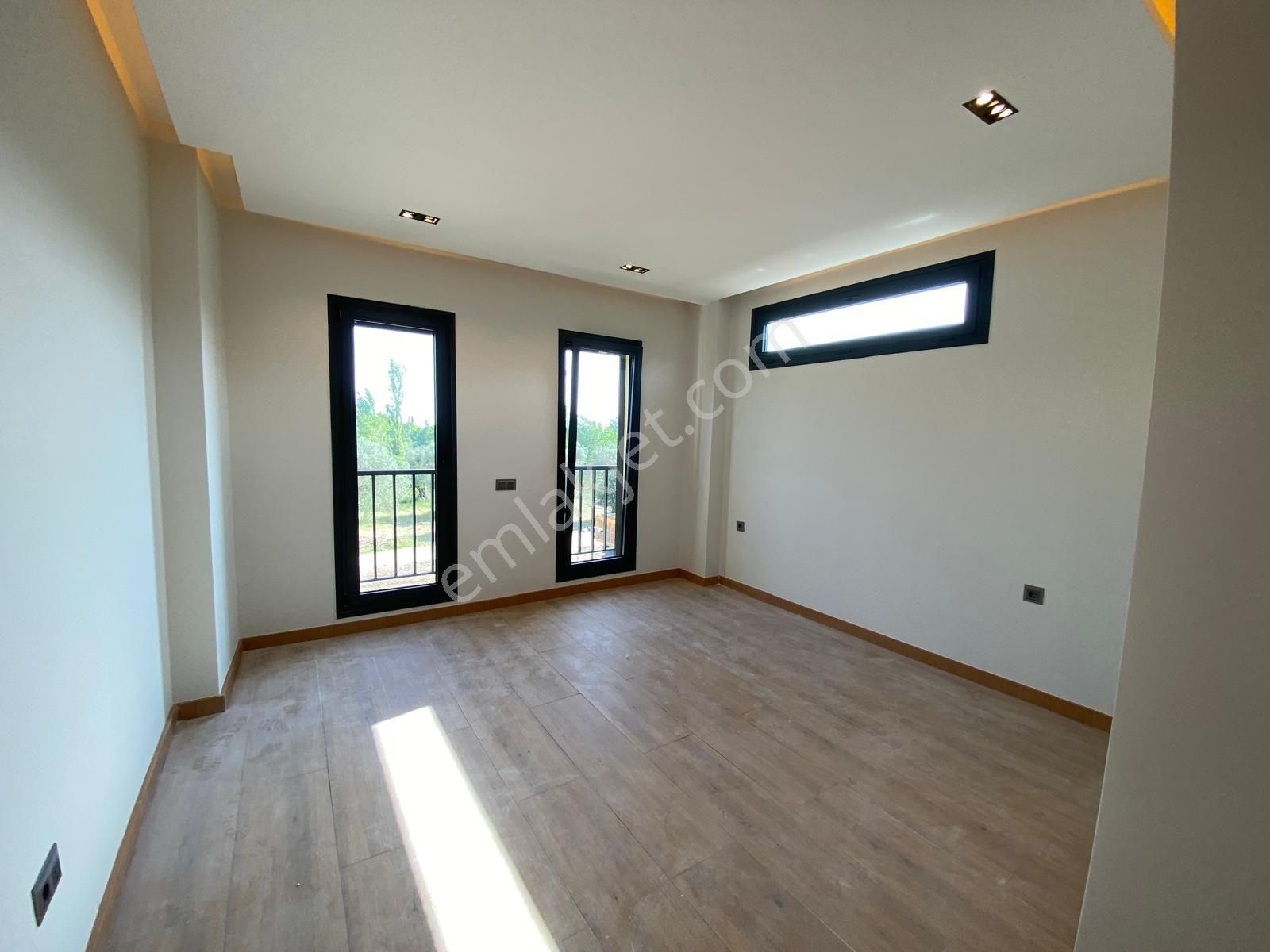 Körfezin Oksijen Cenneti Gürede 4+1 Yüzme Havuzlu Muhteşem Villa - Görsel 12