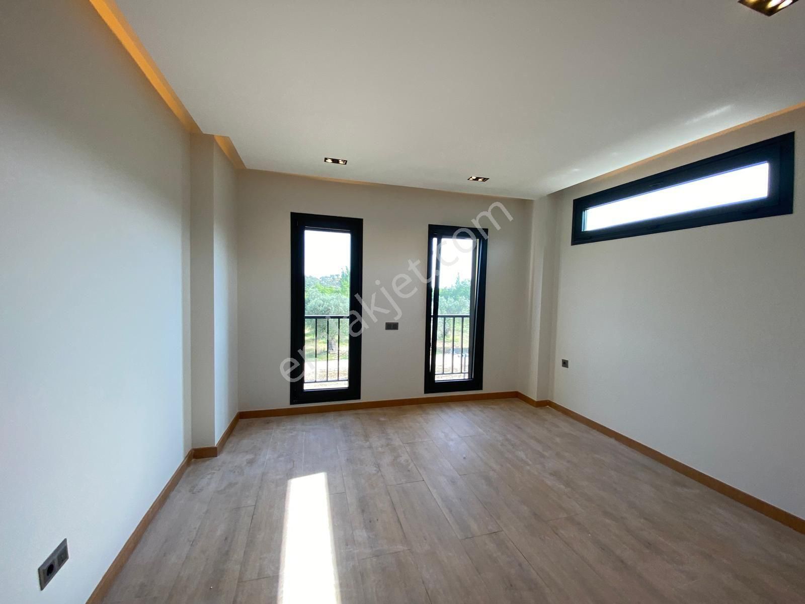 Körfezin Oksijen Cenneti Gürede 4+1 Yüzme Havuzlu Muhteşem Villa - Görsel 15