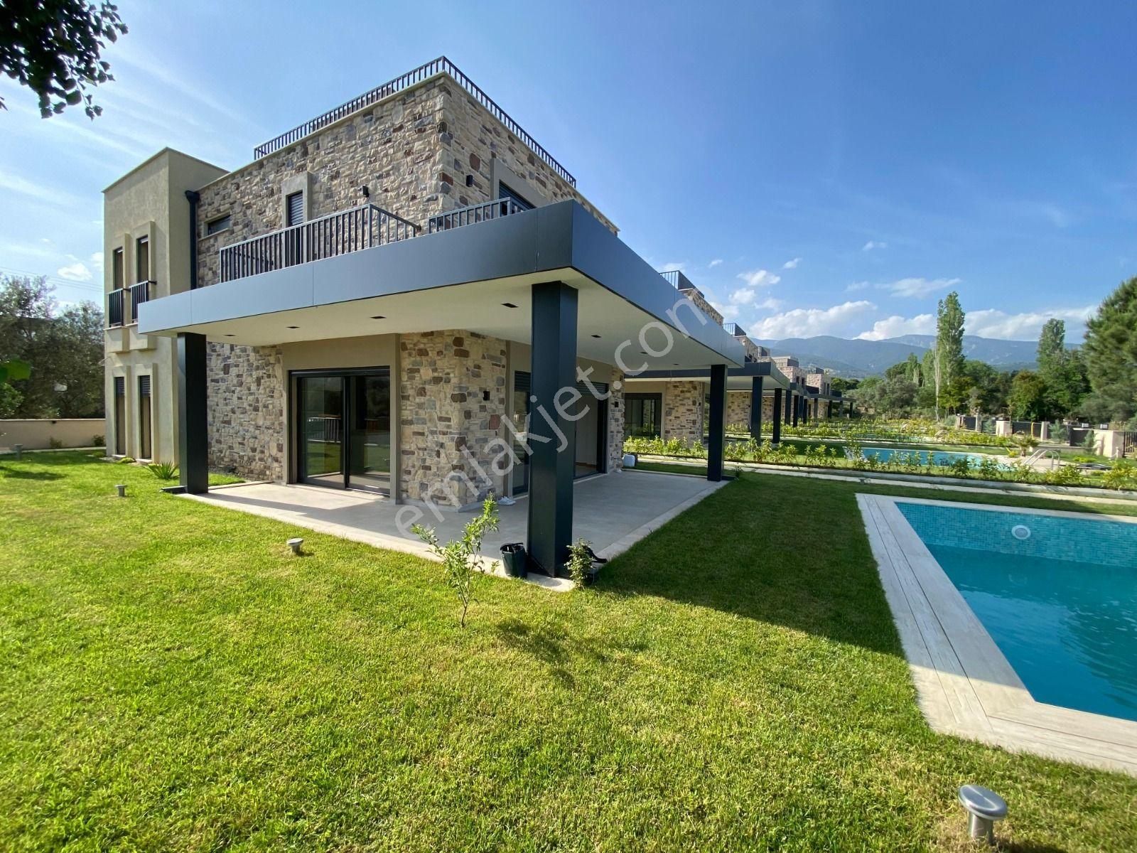 Körfezin Oksijen Cenneti Gürede 4+1 Yüzme Havuzlu Muhteşem Villa - Görsel 25