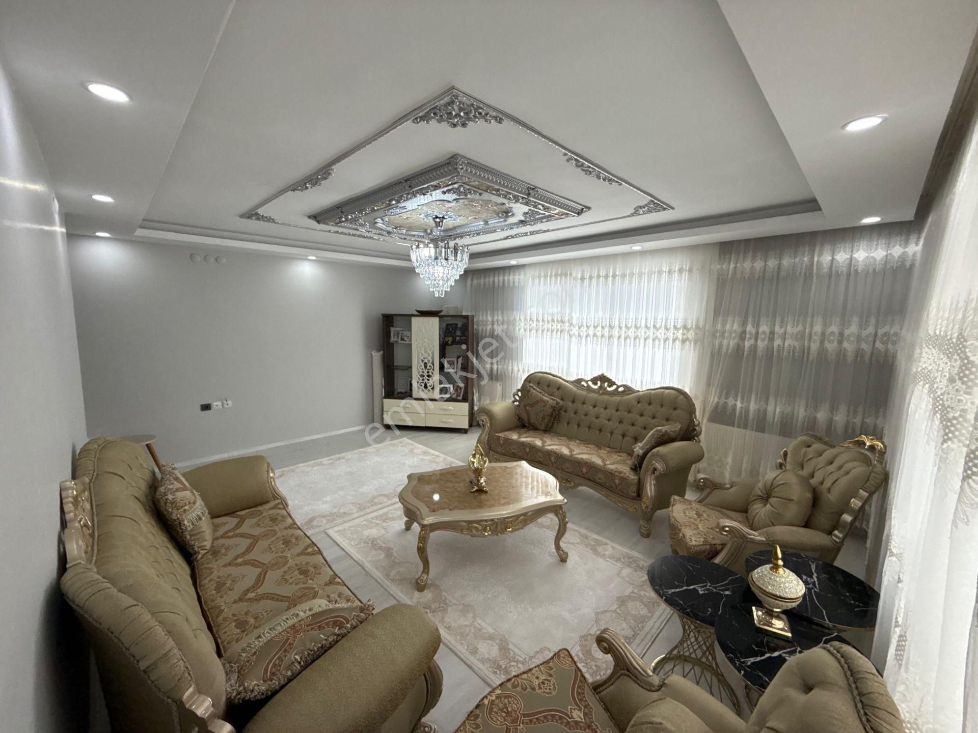 Keçiörende 3+1full Yapılı Öncepheli İskanlı Geniş Daire Acil Satılık - Görsel 2