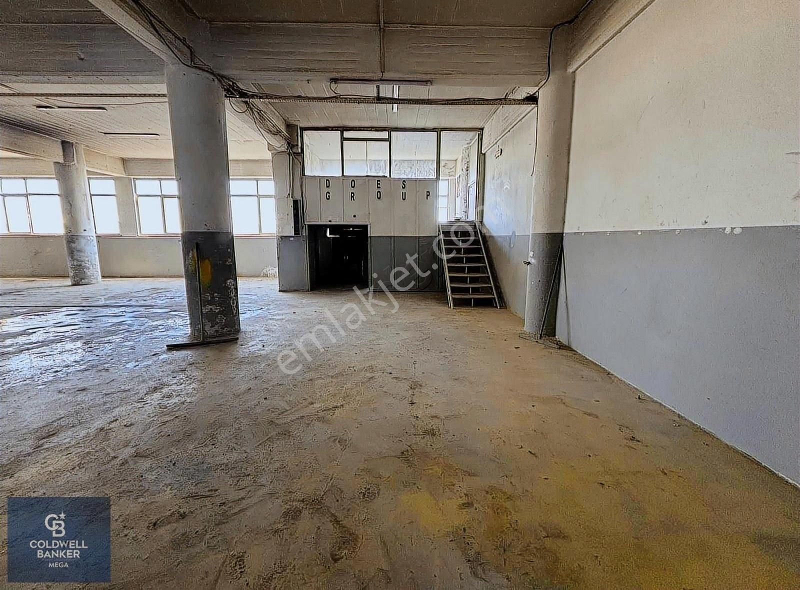 Sefaköyde İmalata Tamirhaneye Uygun 60 Metre² Kiralık Dükkan