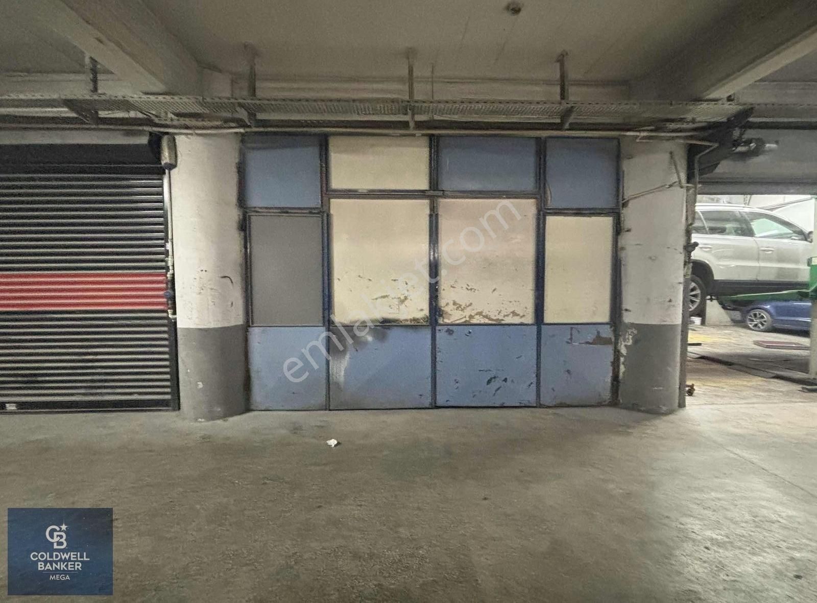 Sefaköy Beşyolda Sanayi Sitesinde Kiralık Dükkan