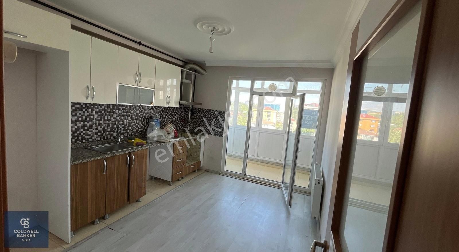 Hadımköy Merkezde 2+1 Ebeveyn Banyolu, Otoparklı, Geniş Daire!
