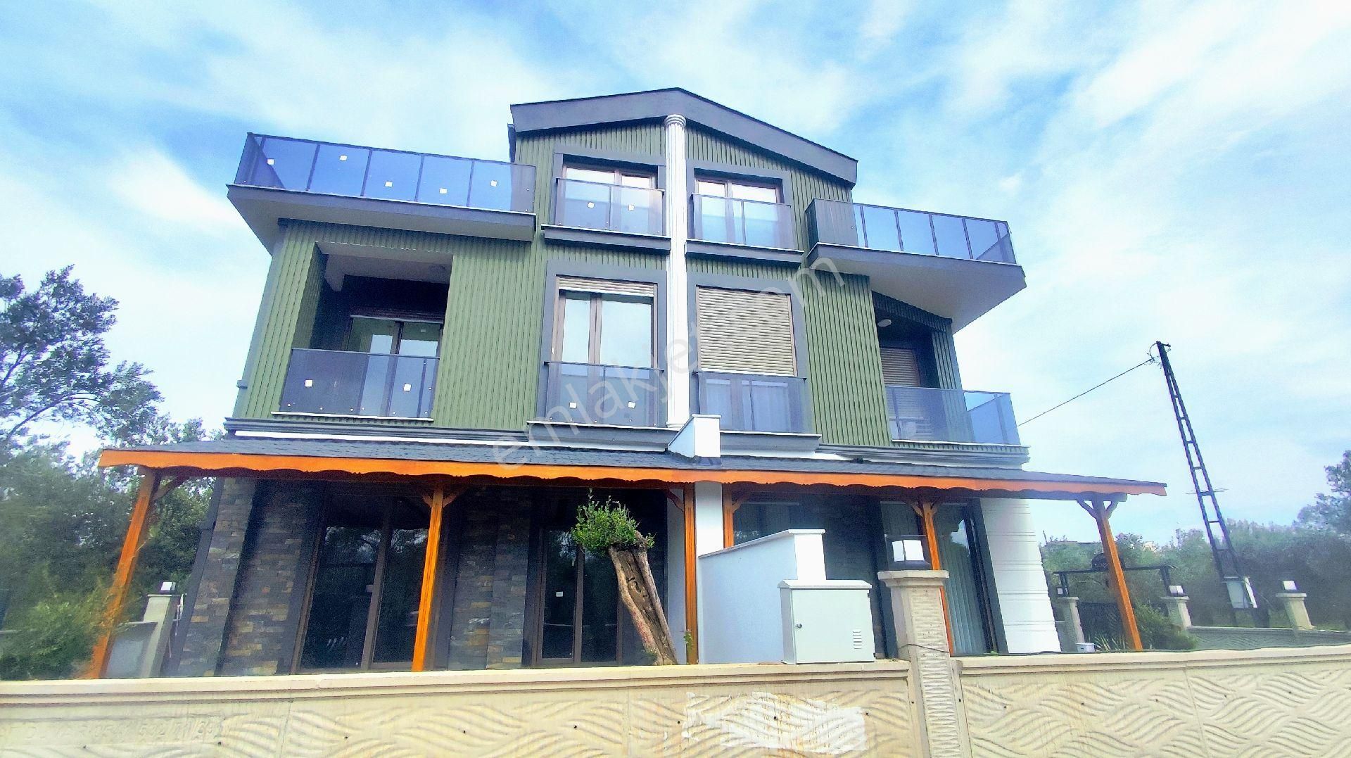 Akçay Zeytinli De Kazdağları Manzaralı 4+1 Mühteşem Villa