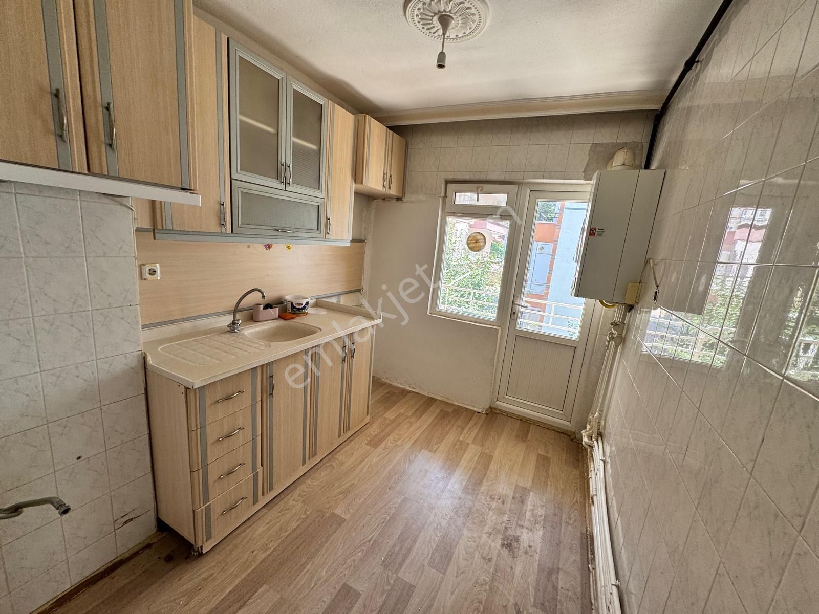 Selçuklu Mahallesi | Merkezi Konum Ara Kat 3+1 Kiralık Daire!