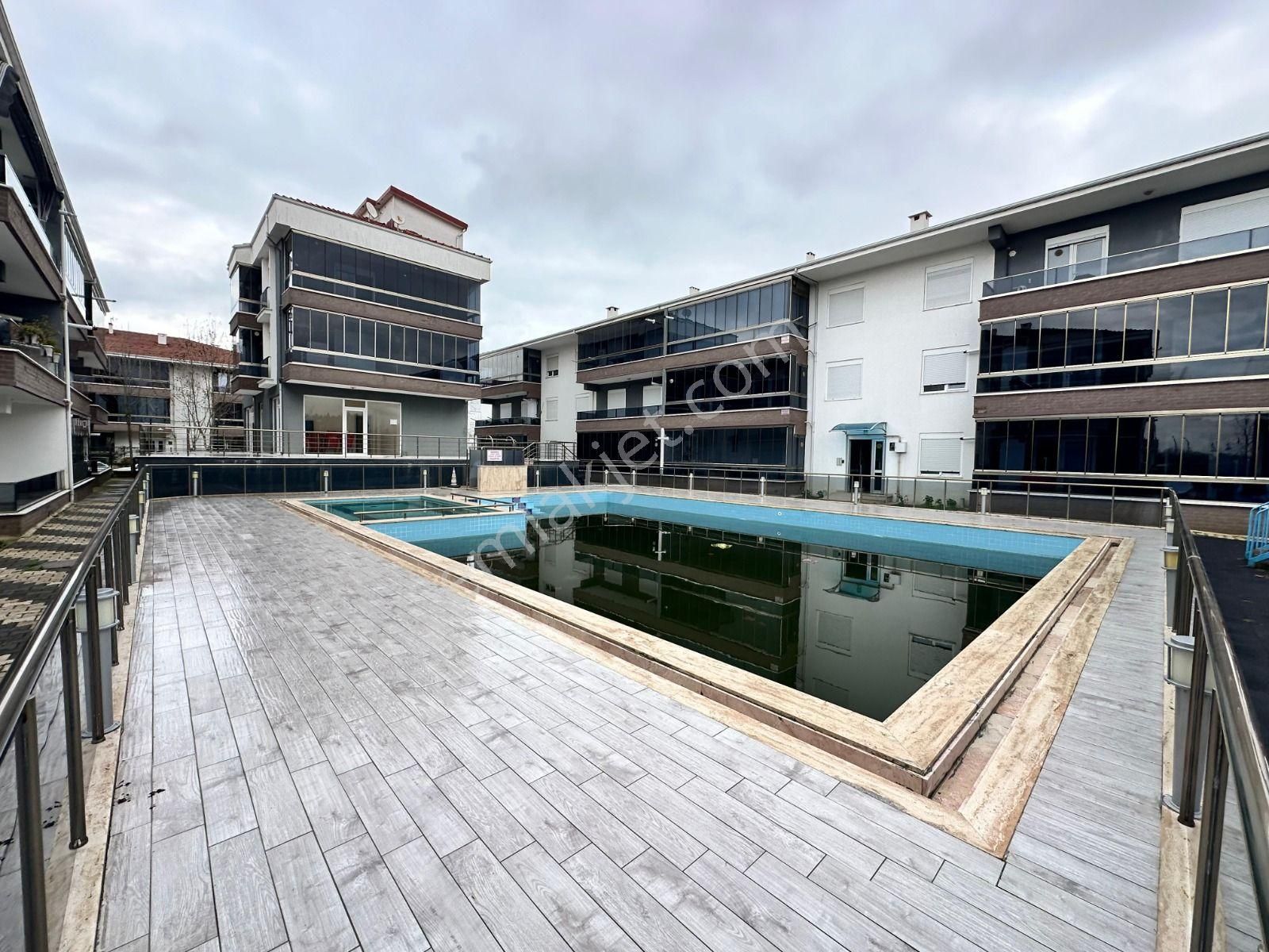 🛟🌴 Ailelere Uygun, Havuzlu, Güvenli Sitede 2+1 Daire! 🏘️👨‍👩‍👧‍👦