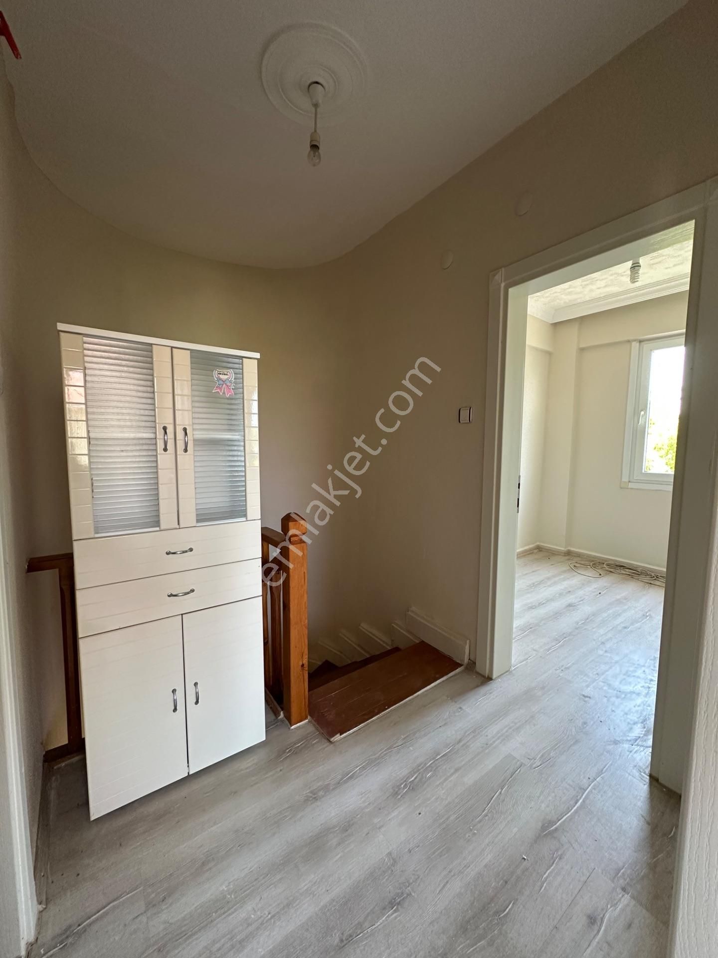 Çanakkale Lapseki Umurbey'de Boğaz Manzaralı, Denize Sıfır Site İçerisinde Müstakil Villa - Görsel 11