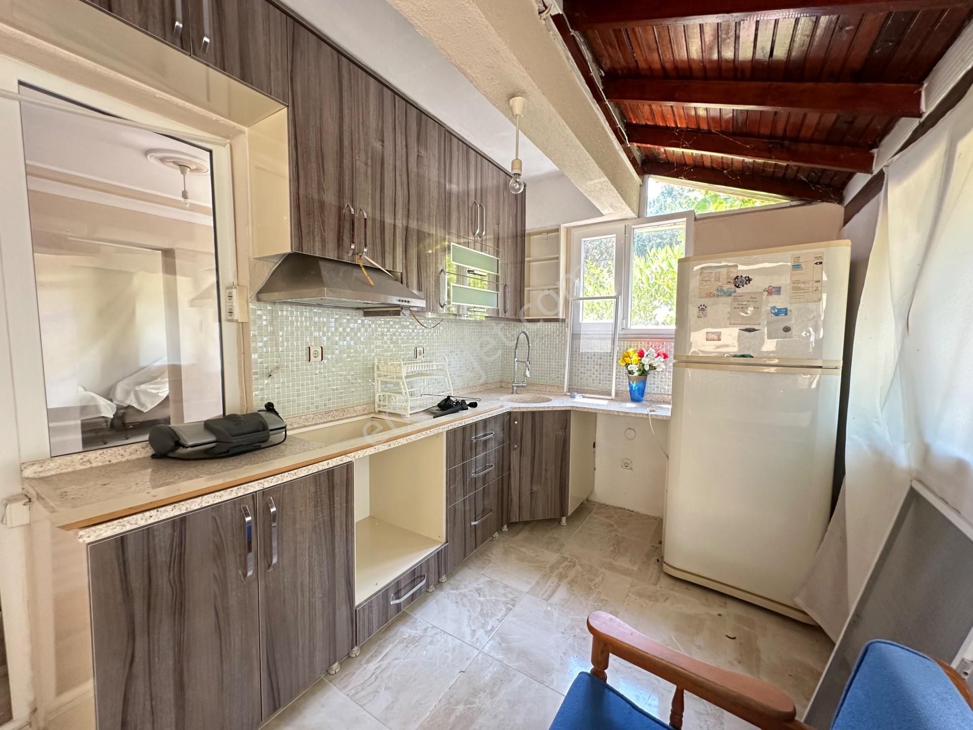 Çanakkale Lapseki Umurbey'de Boğaz Manzaralı, Denize Sıfır Site İçerisinde Müstakil Villa - Görsel 7