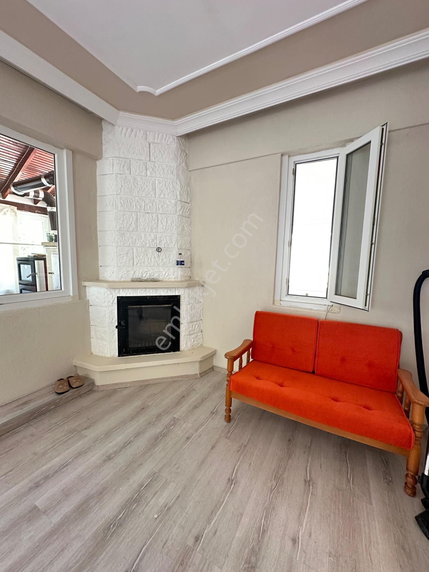 Çanakkale Lapseki Umurbey'de Boğaz Manzaralı, Denize Sıfır Site İçerisinde Müstakil Villa - Görsel 17