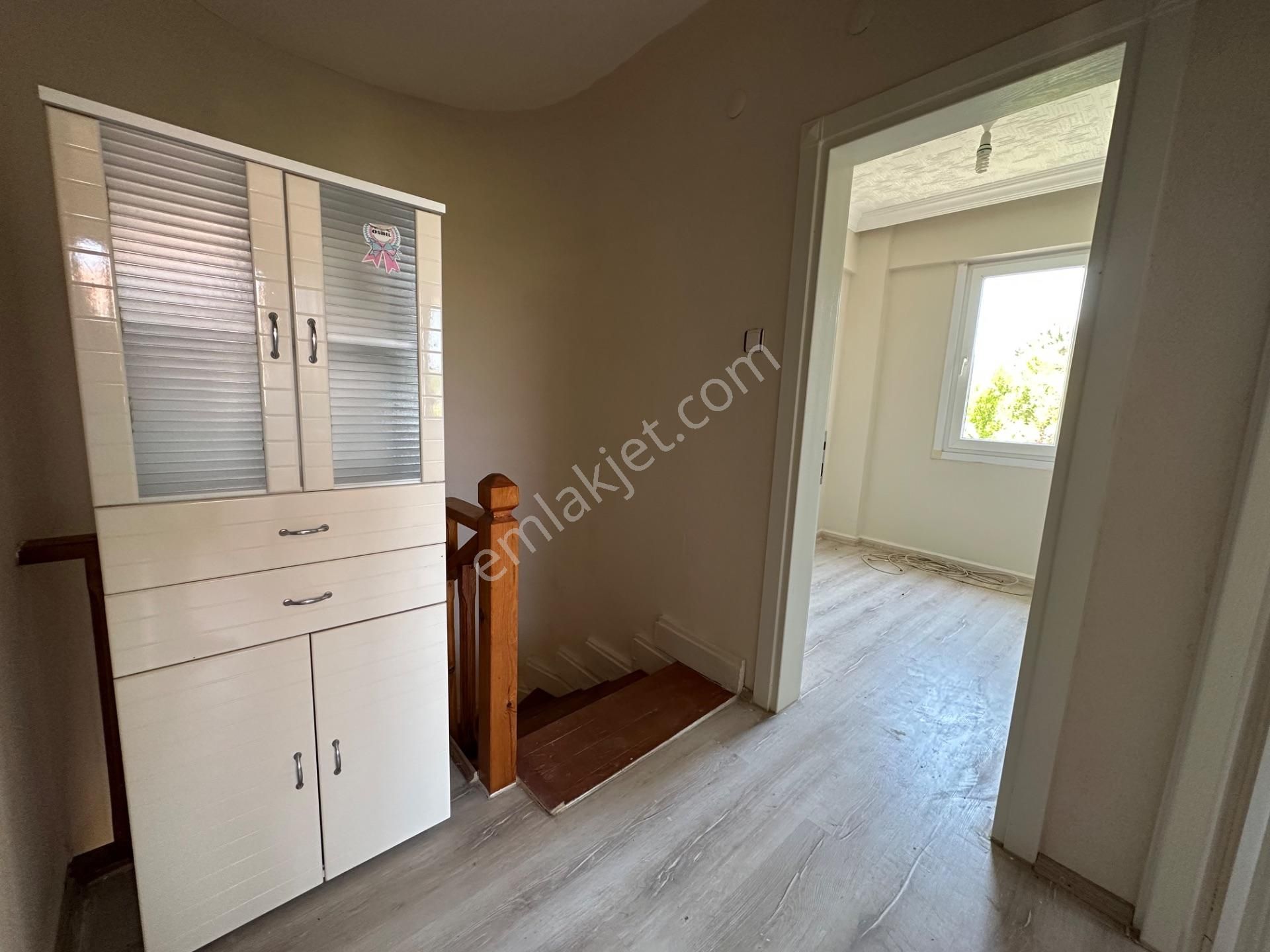 Çanakkale Lapseki Umurbey'de Boğaz Manzaralı, Denize Sıfır Site İçerisinde Müstakil Villa - Görsel 19