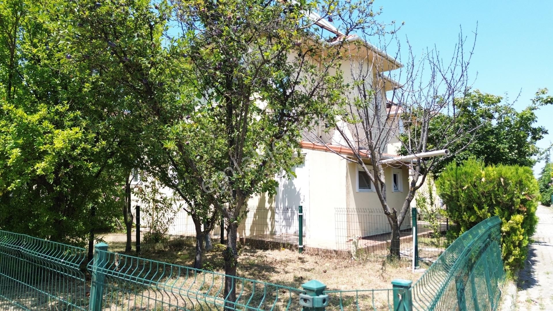 Çanakkale Lapseki Umurbey'de Boğaz Manzaralı, Denize Sıfır Site İçerisinde Müstakil Villa - Görsel 23