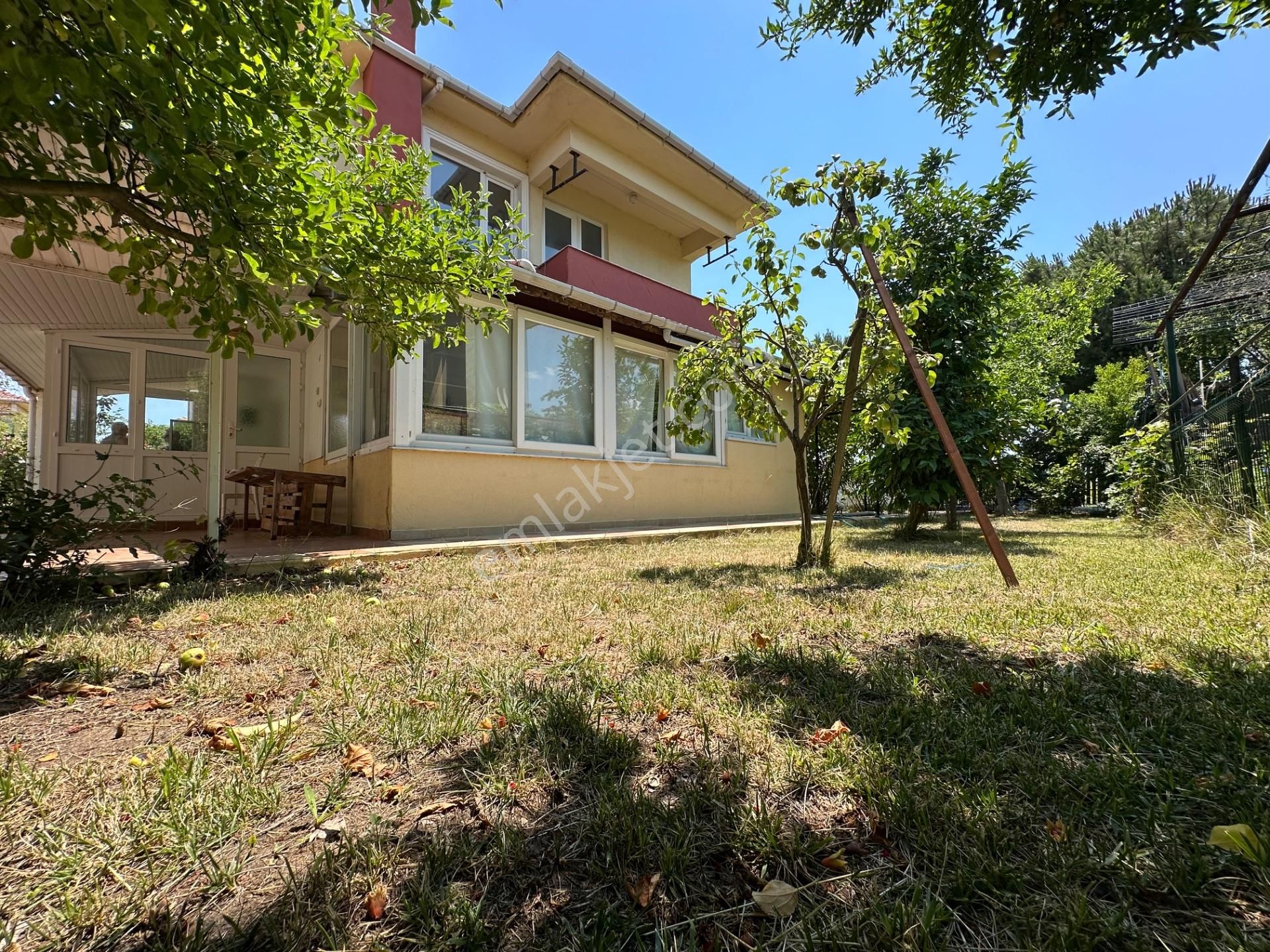 Çanakkale Lapseki Umurbey'de Boğaz Manzaralı, Denize Sıfır Site İçerisinde Müstakil Villa - Görsel 4