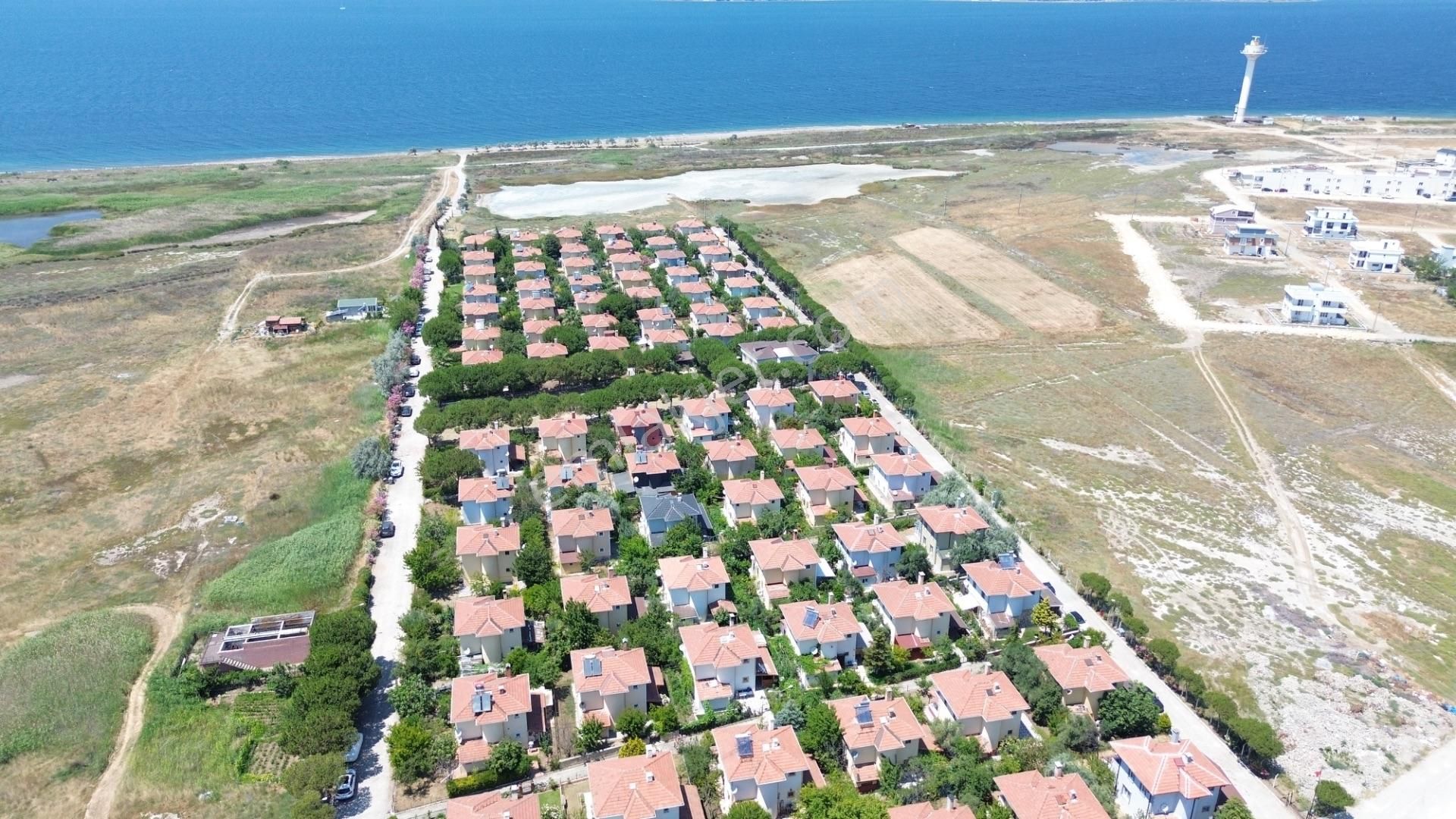 Çanakkale Lapseki Umurbey'de Boğaz Manzaralı, Denize Sıfır Site İçerisinde Müstakil Villa - Görsel 34