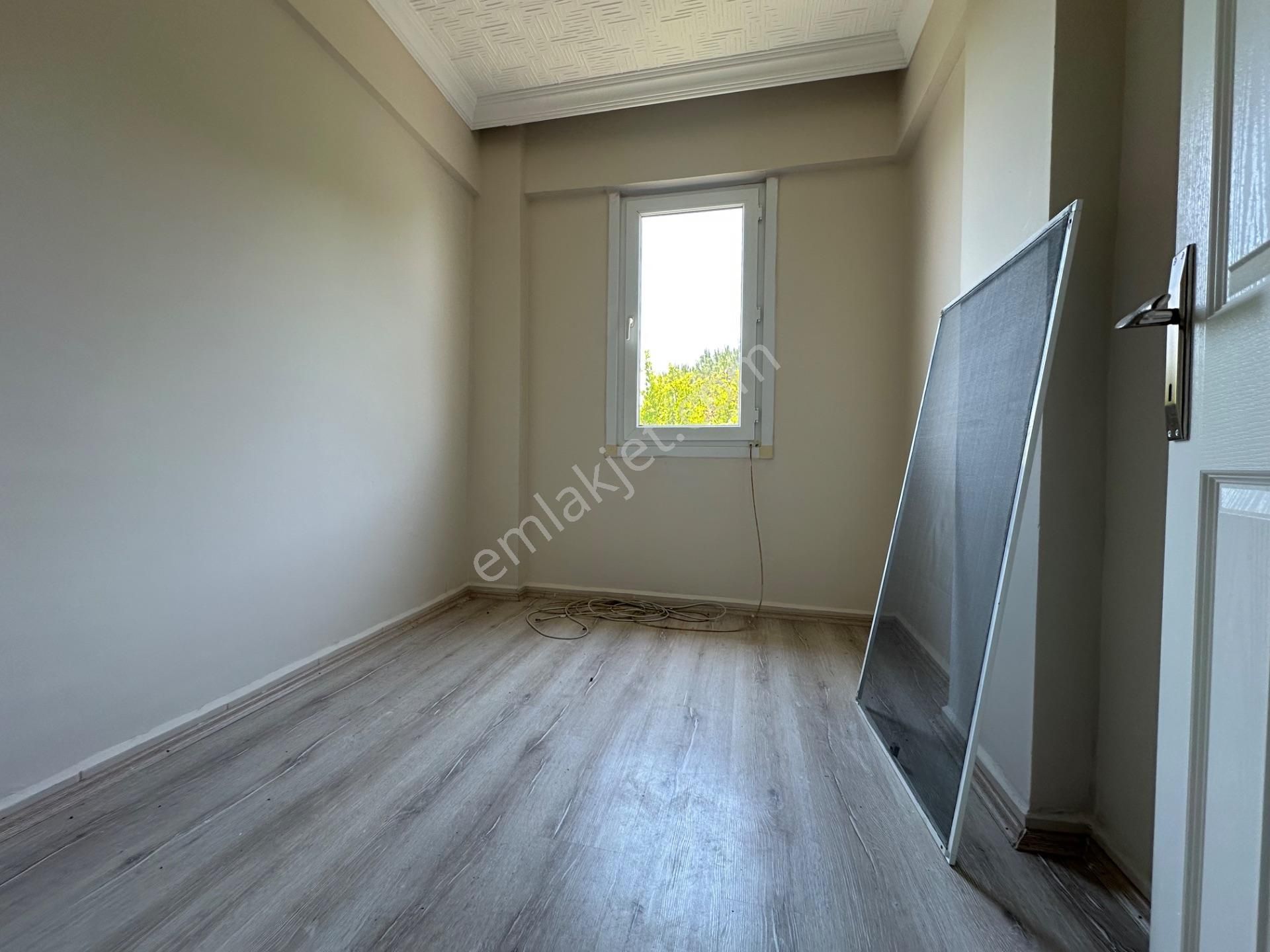 Çanakkale Lapseki Umurbey'de Boğaz Manzaralı, Denize Sıfır Site İçerisinde Müstakil Villa - Görsel 18