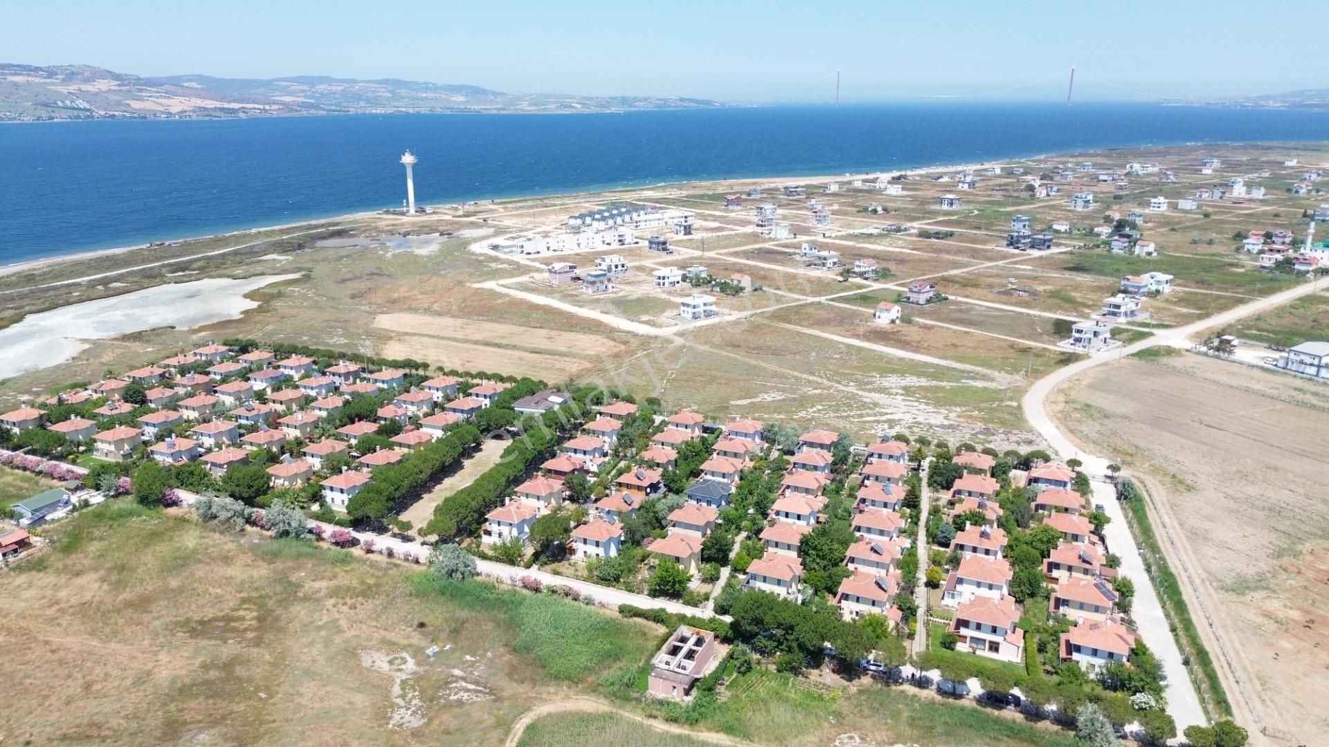Çanakkale Lapseki Umurbey'de Boğaz Manzaralı, Denize Sıfır Site İçerisinde Müstakil Villa