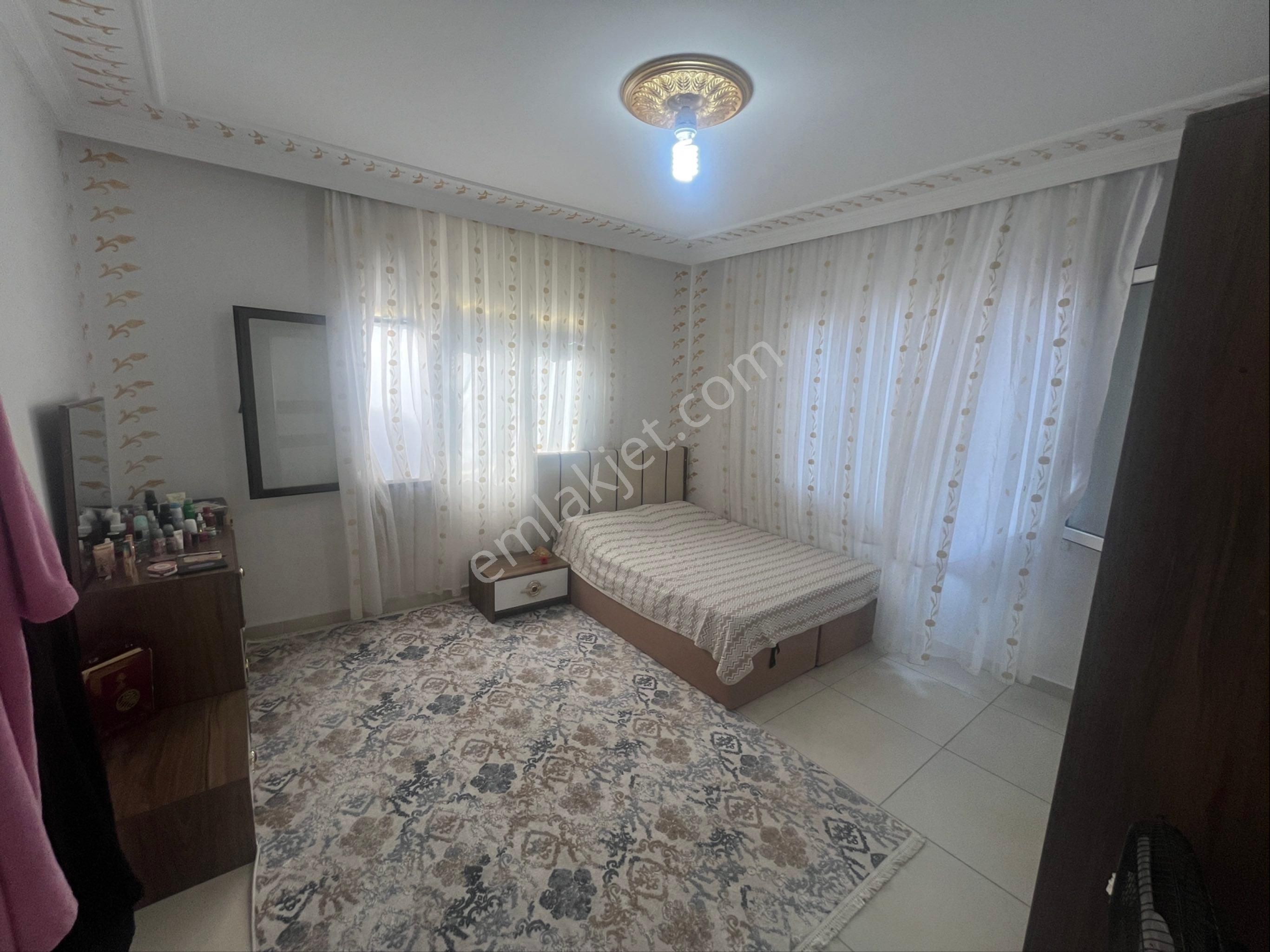 Otuzbeş’ten Acil Satılık 3 Katlı Komple Bina - Kelepir Fiyat - Yüksek Kira Getirisi! - Görsel 8