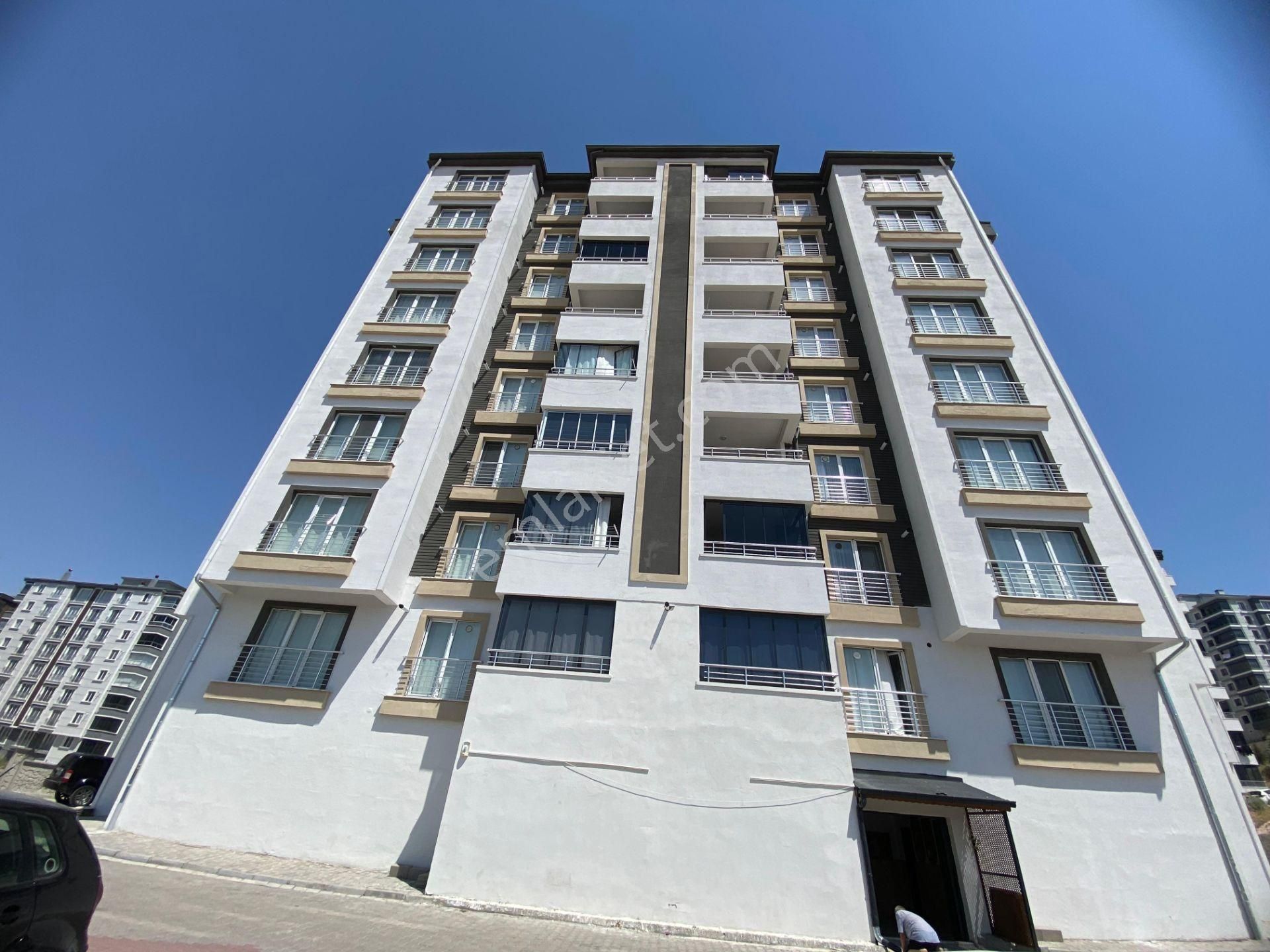 Cevherdudayev Mah. 'de 170 M2 Satılık 3+1