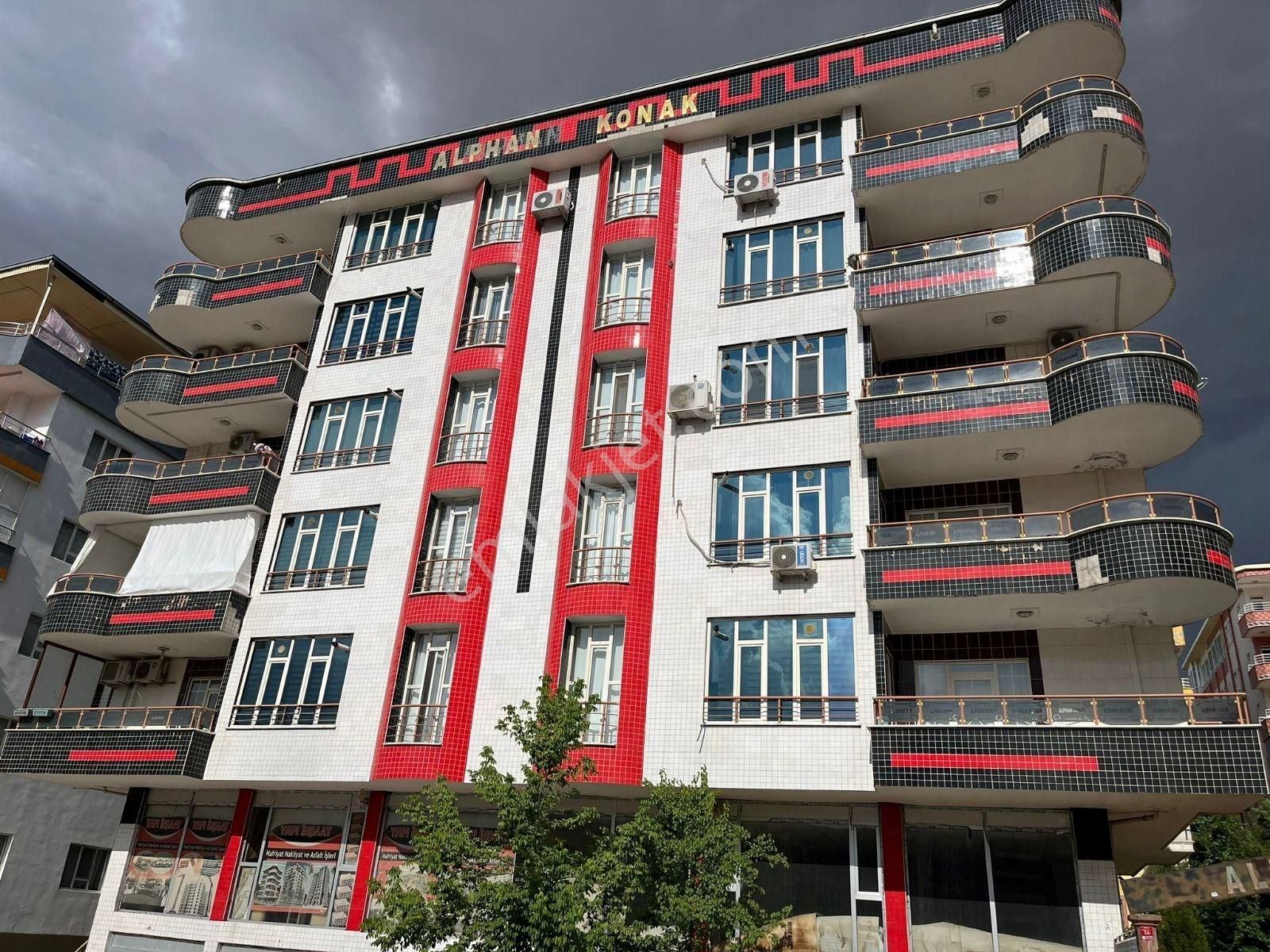 Emlak 72'den Gültepe Mahallesinde 4+1 Satılık Daire