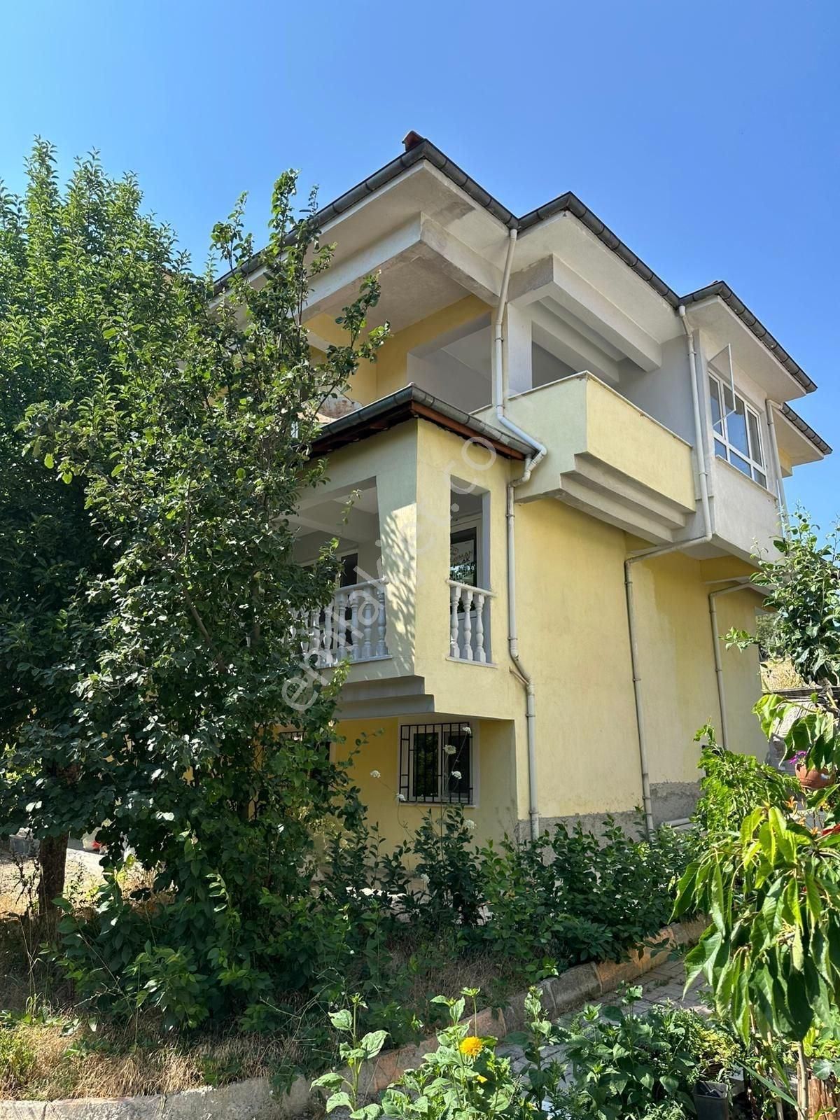 Kütahya Merkez Ilıcada Satılık Triplex Villa