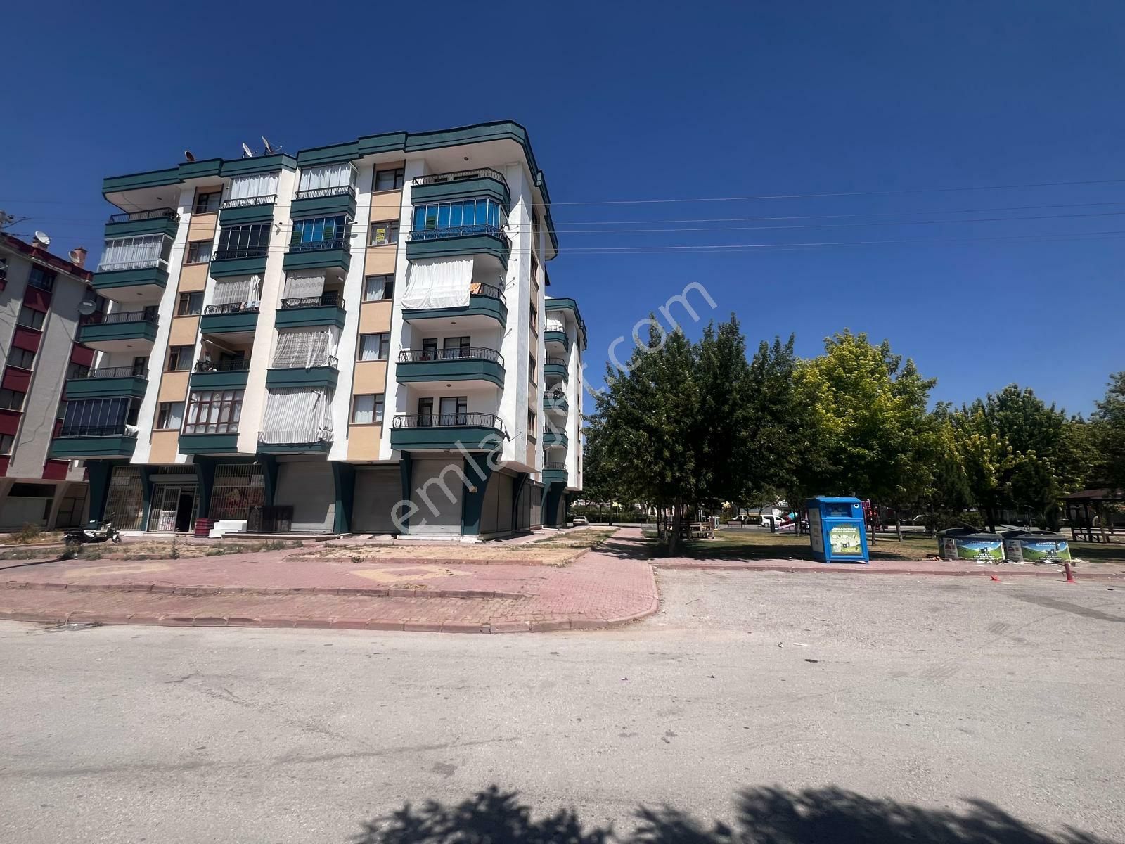 *eşyalı* Şehir Hastanesine Yakın 3+1 Fetih Cd Tramvay Durağında