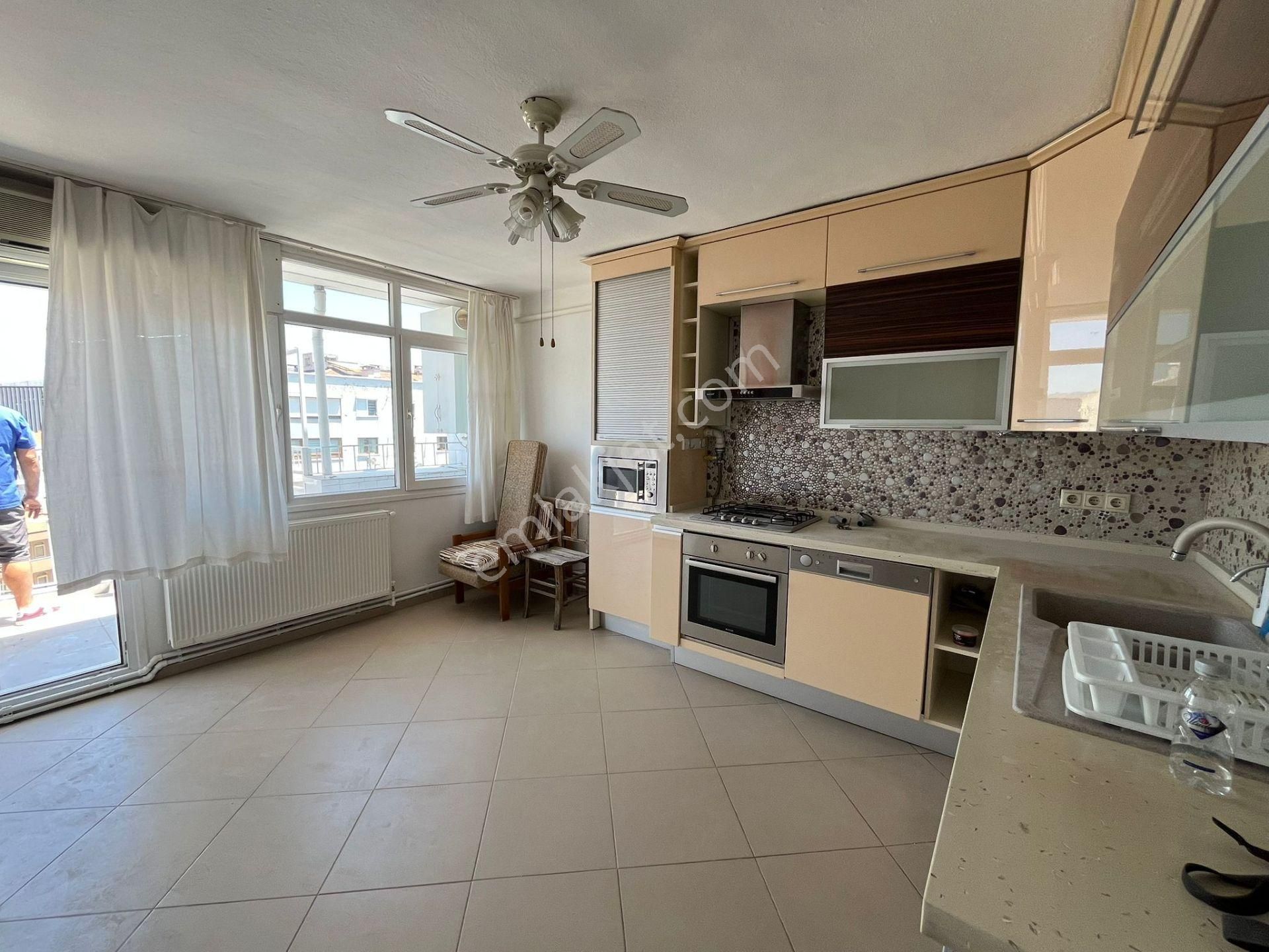 Asil'den Üçkuyularda Cadde Üzeri Çift Cephe 4+1 Daire