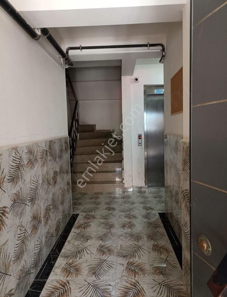 Balıkesir Erdek Atatürk Mahallesi'nde Arakat Daire
