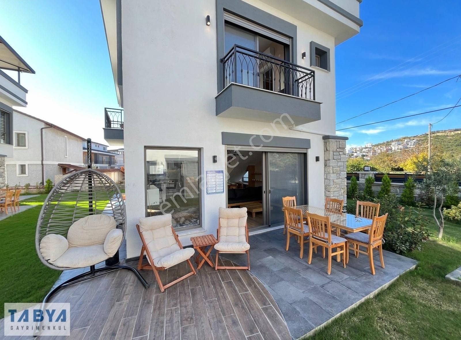 Sığacık'da Site İçerisinde Ful Eşyalı Havuzlu Tam Müstakil Villa - Görsel 22