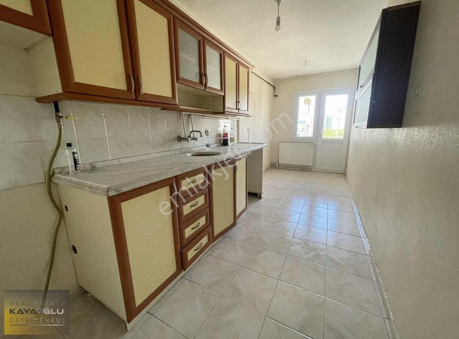 Kayaoğlundan Çiğli Ataşehirde 3+1arakat Doğalgazlı Kiralık Daire