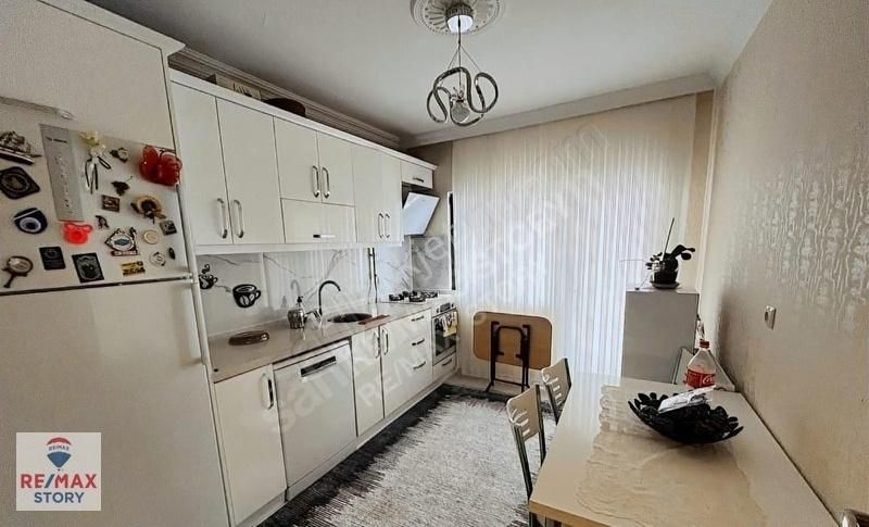 Çayırova İstiklal Cad. Asansörlü Ara Kat 2+1 Satılık Daire - Görsel 3