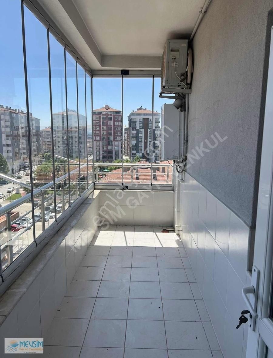 Şenyurt Cad. Satılık 3+1 140 M2 Doğu Güney Batı Cepheli Daire