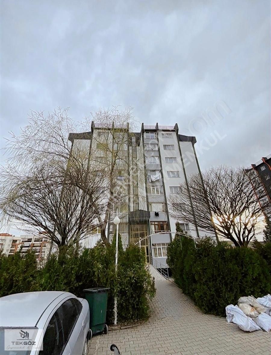 Tekgöz'den Satılık Site İçi 2+1 Bakımlı Daire