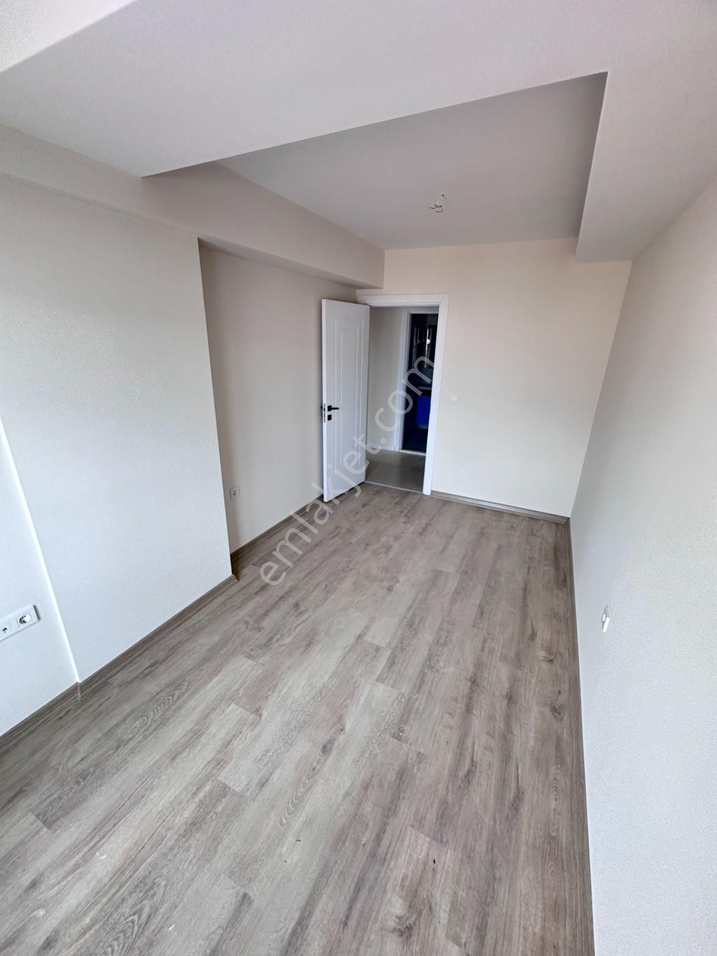 Mert Uçar'dan Satılık Karşıyaka Merkez De Sıfır 2+1 Daire - Görsel 10