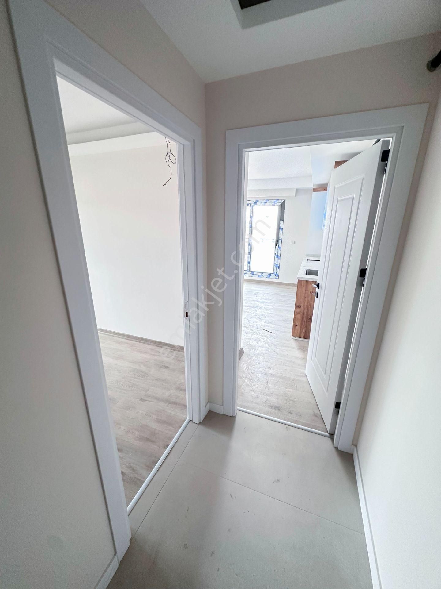 Mert Uçar'dan Satılık Karşıyaka Merkez De Sıfır 2+1 Daire - Görsel 15