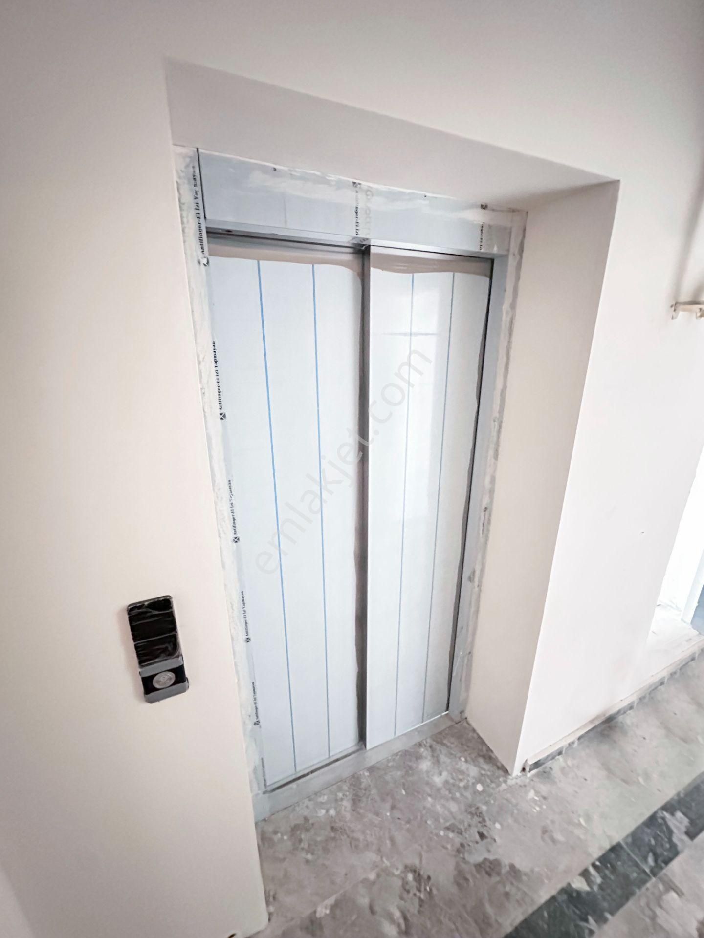 Mert Uçar'dan Satılık Karşıyaka Merkez De Sıfır 2+1 Daire - Görsel 5