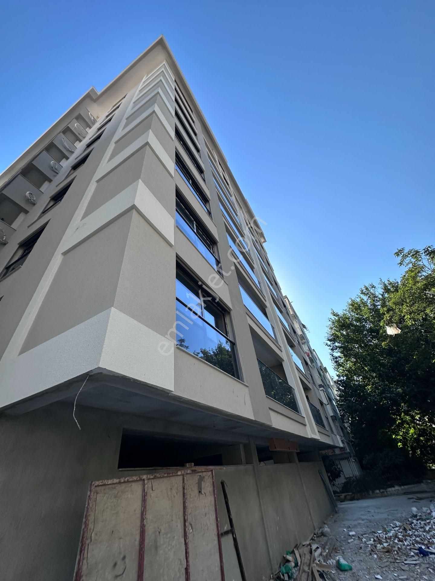 Mert Uçar'dan Satılık Karşıyaka Merkez De Sıfır 2+1 Daire - Görsel 2