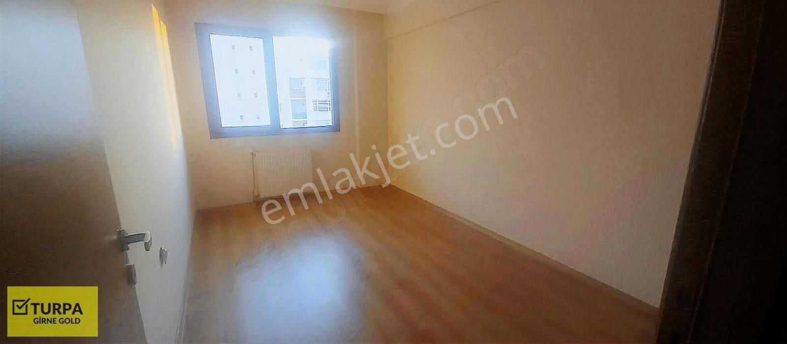 Çiğli Atatürk Mahallesinde 1+1 Kiralık Daire
