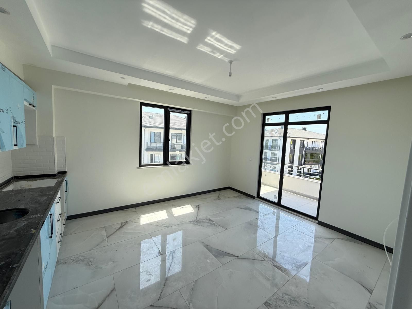 Karasu Aziziye Mah. Havuzlu Site İçerisinde 2+1 Ara Kat Net:75 M2 Sıfır Satılık Daire - Görsel 30