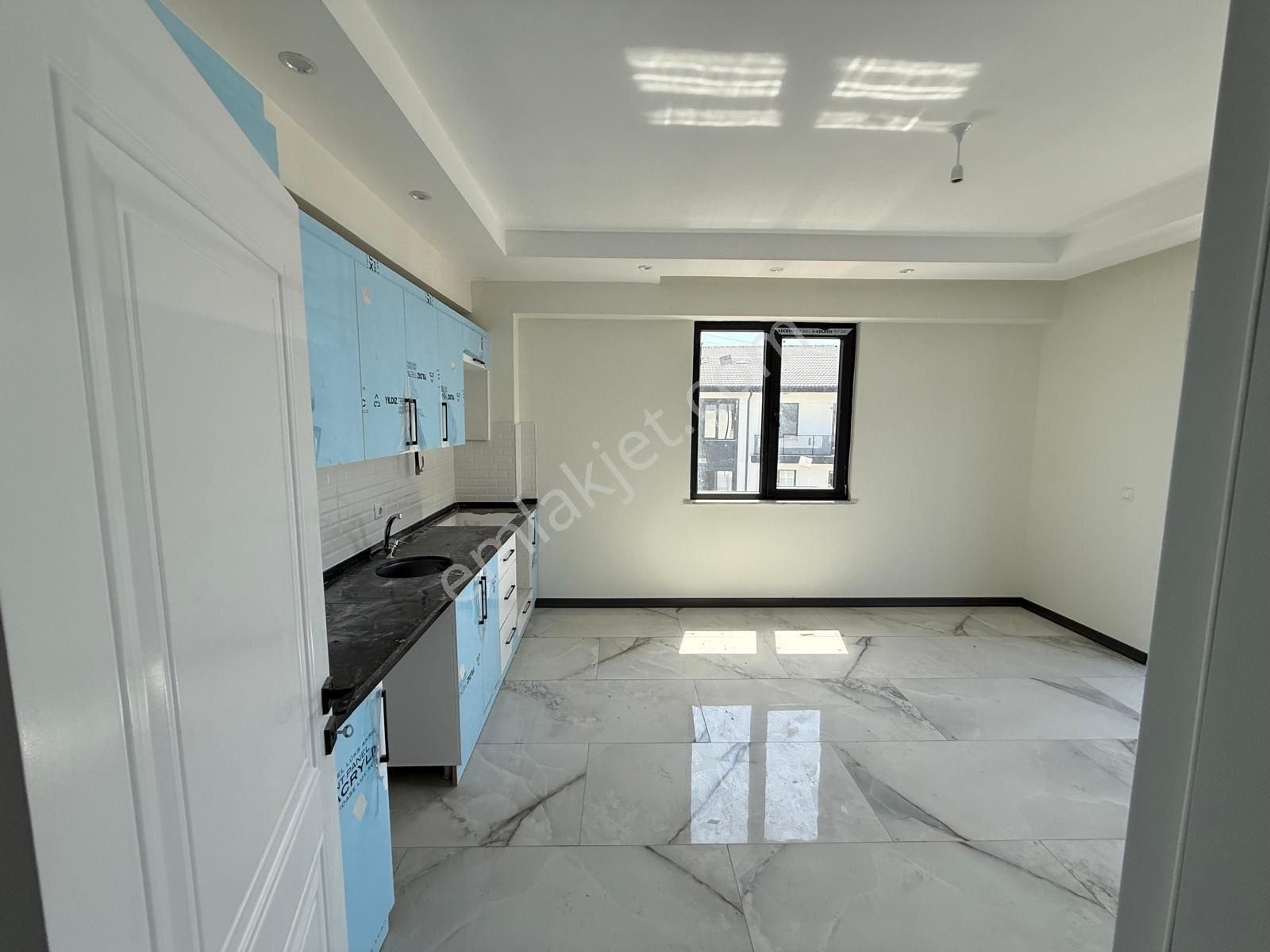 Karasu Aziziye Mah. Havuzlu Site İçerisinde 2+1 Ara Kat Net:75 M2 Sıfır Satılık Daire - Görsel 31