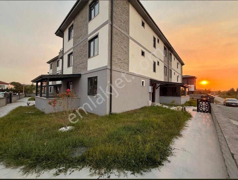 Karasu Aziziye Mah. Havuzlu Site İçerisinde 2+1 Ara Kat Net:75 M2 Sıfır Satılık Daire - Görsel 15