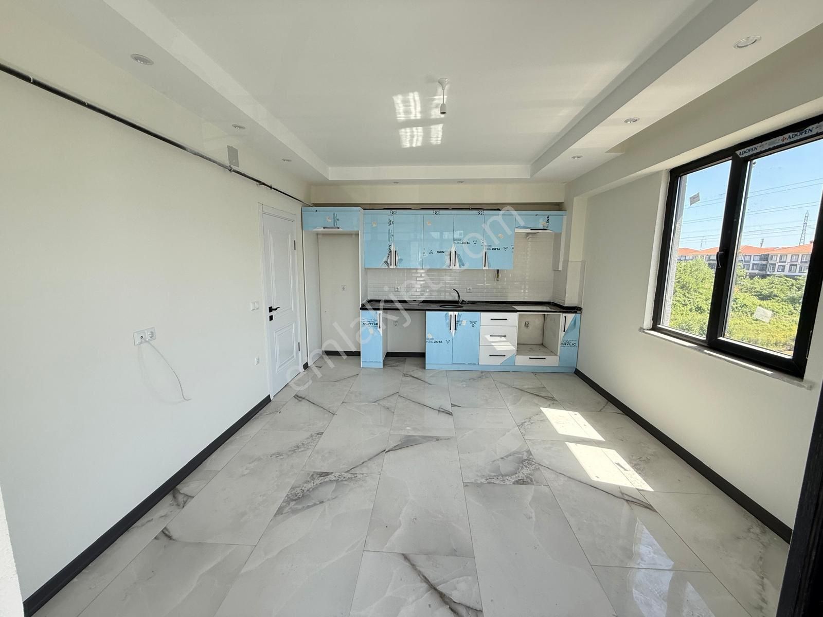 Karasu Aziziye Mah. Havuzlu Site İçerisinde 2+1 Ara Kat Net:75 M2 Sıfır Satılık Daire - Görsel 29