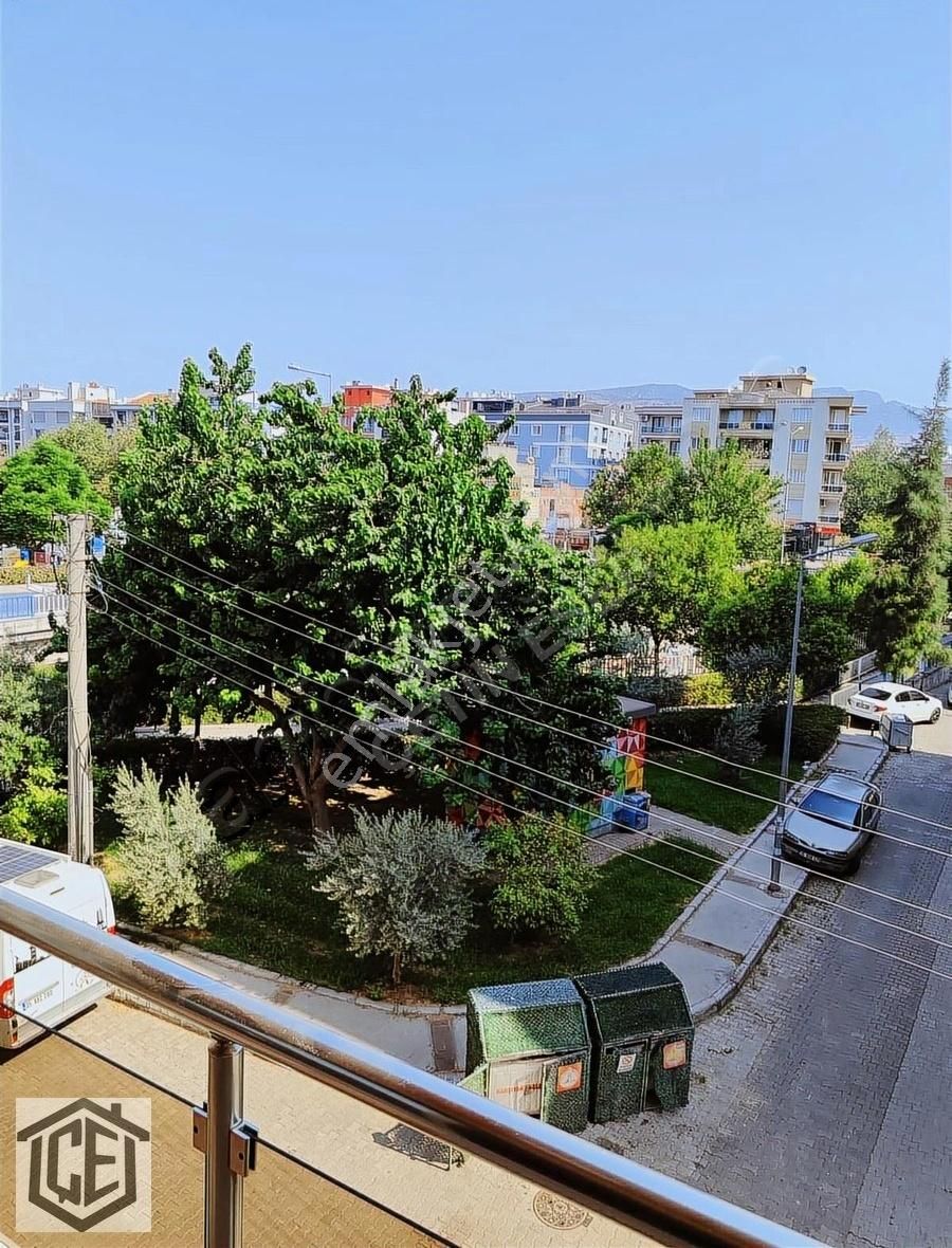 Karşıyaka Dedebaşı'nda 3+1 Önü Açık Geniş Ferah Daire