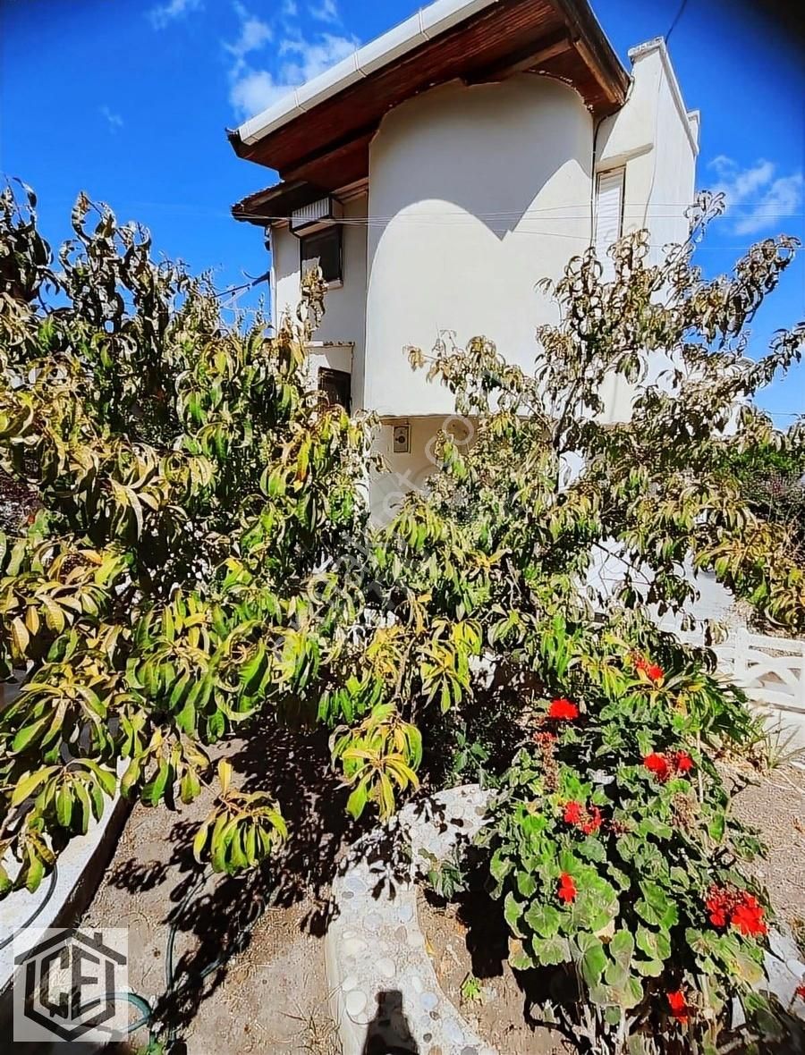 Çeşme Germiyan Burcu Sitesi'nde Büyük Bahçeli Dubleks Yazlık - Görsel 33